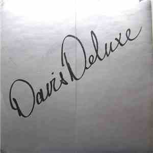 Davis Deluxe - Half A Heart Away / She Sure Looks Good To Me