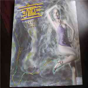 The Raes - Dancing Up A Storm