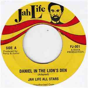 Jah Life All Stars / Iton Dread - Daniel In The Lion's Den / Earth Is The Lord
