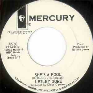 Lesley Gore - She's A Fool / The Old Crowd