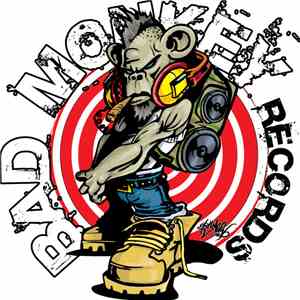 Erb N Dub & Tony Anthem & Darrison - Holding On